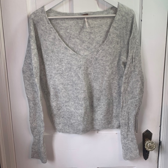 Free People Gray Gossamer V-Neck Wool Blend Sweater Size XS - Picture 5 of 11